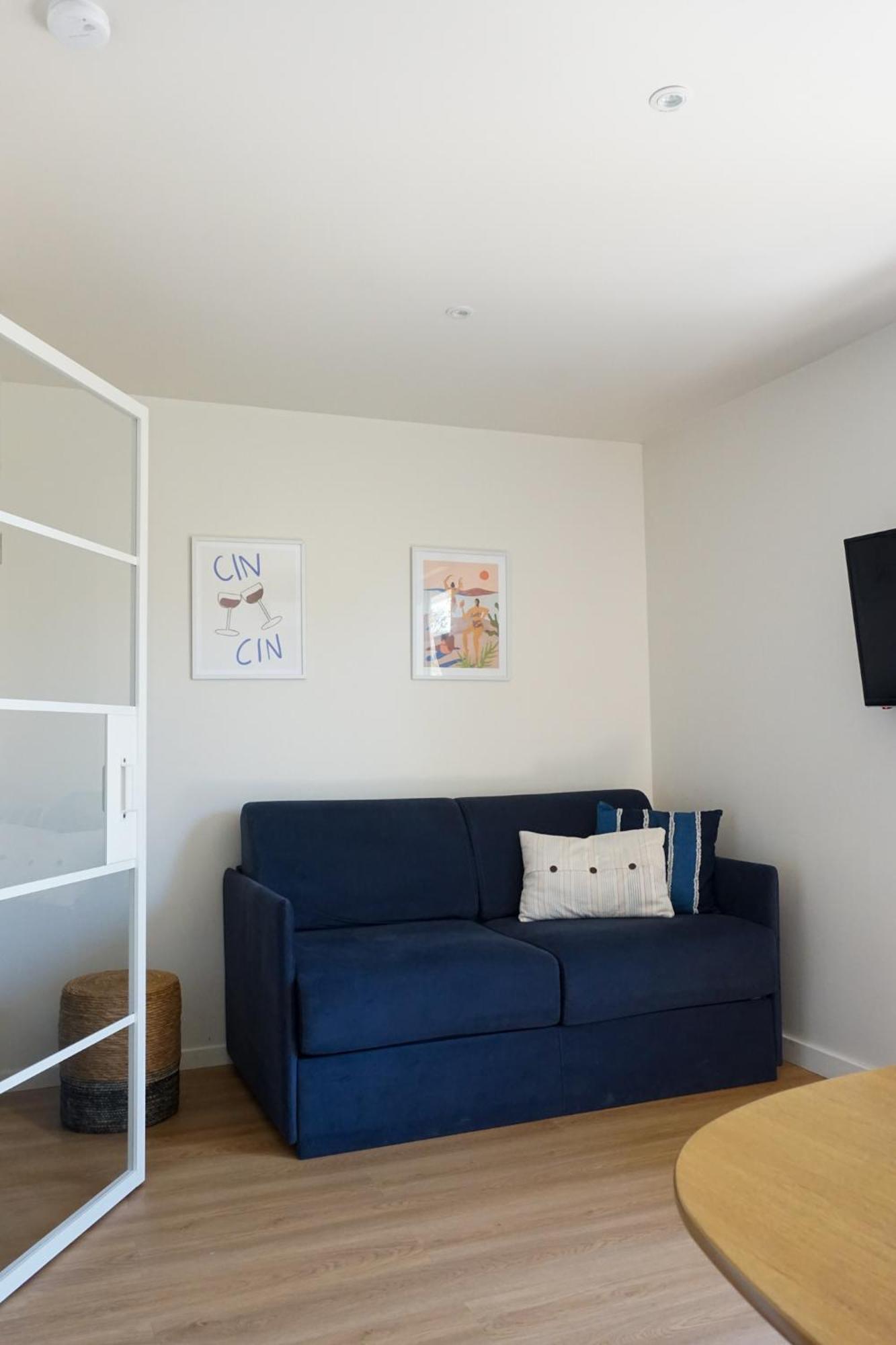 Le Soleil Bleu Hyerois Apartment Hyeres Bagian luar foto